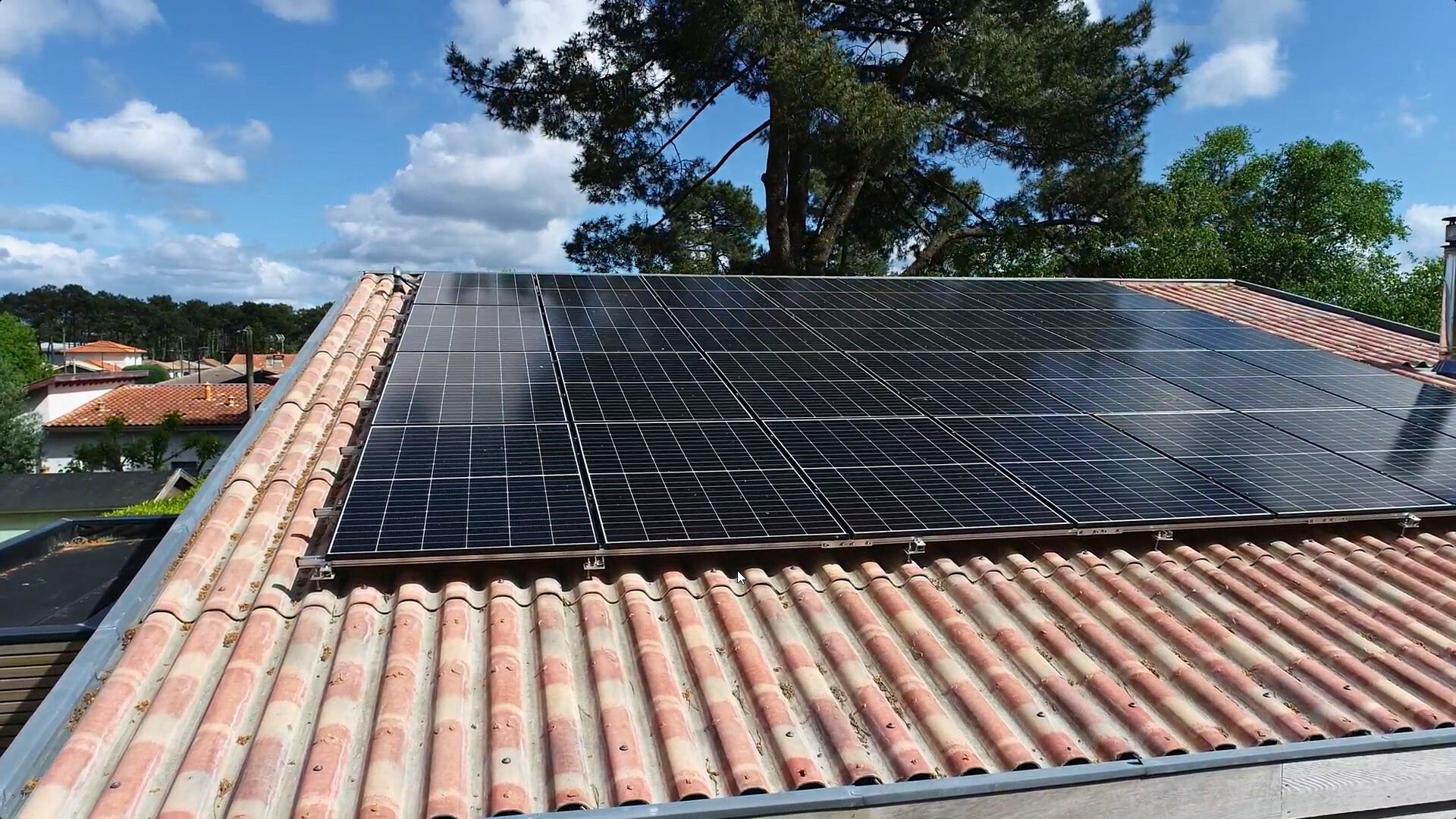 Panneaux solaires et surimposition : tout ce qu’il faut savoir