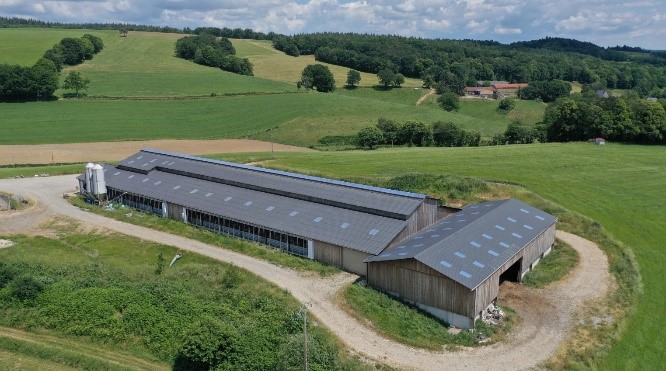 Un bâtiment fonctionnel et clair