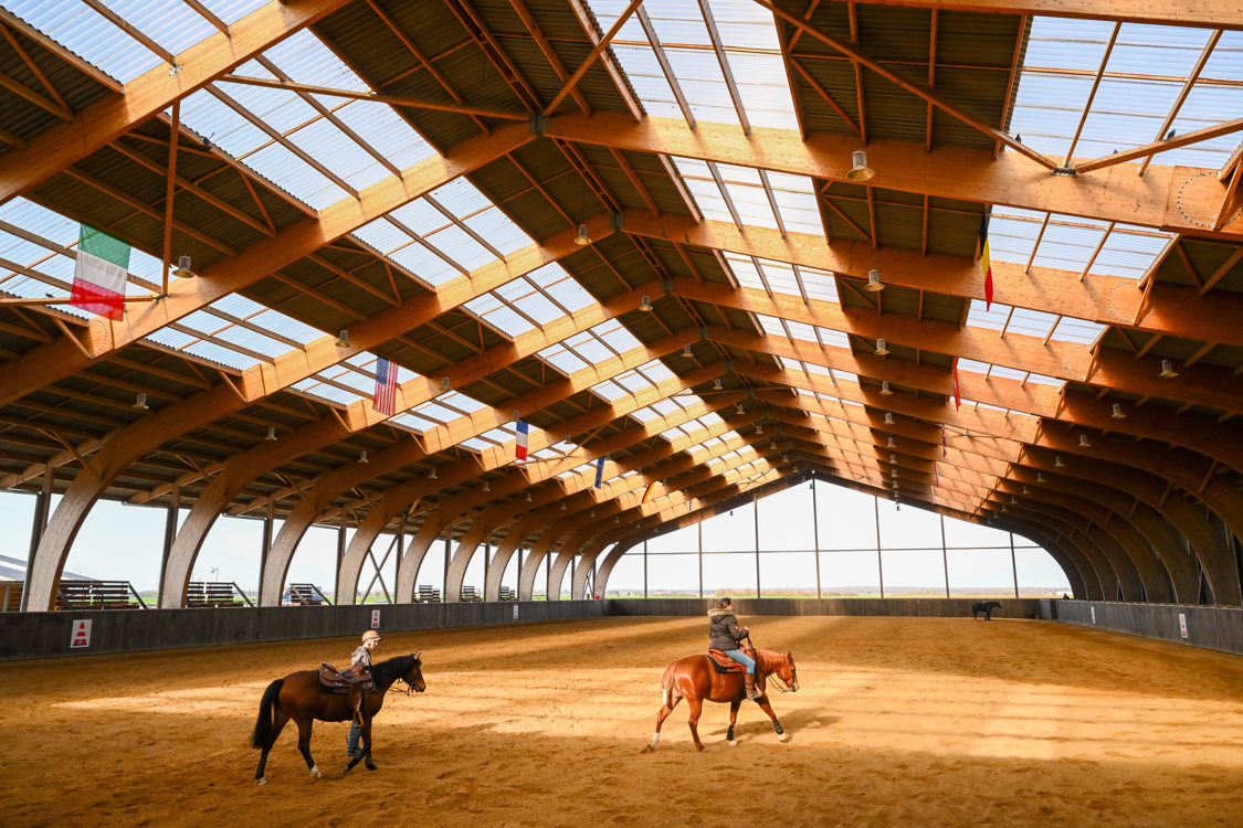 Eternit sur le plus grand et spectaculaire manège couvert d’Europe