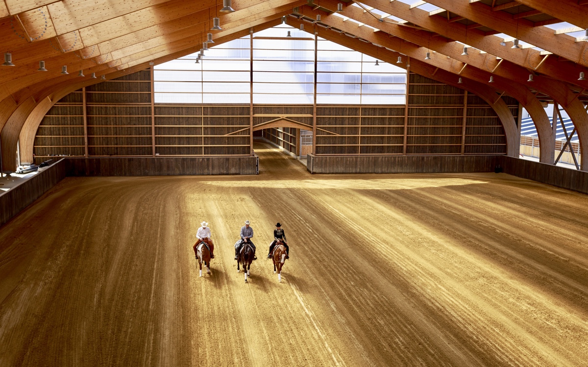 Eternit sur le plus grand et spectaculaire manège couvert d’Europe