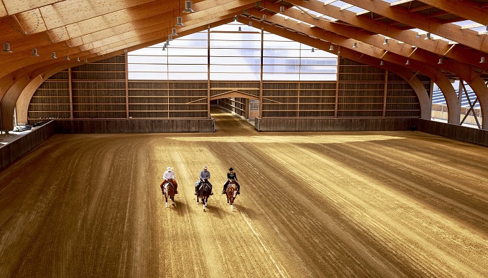 Eternit sur le plus grand et spectaculaire manège couvert d’Europe